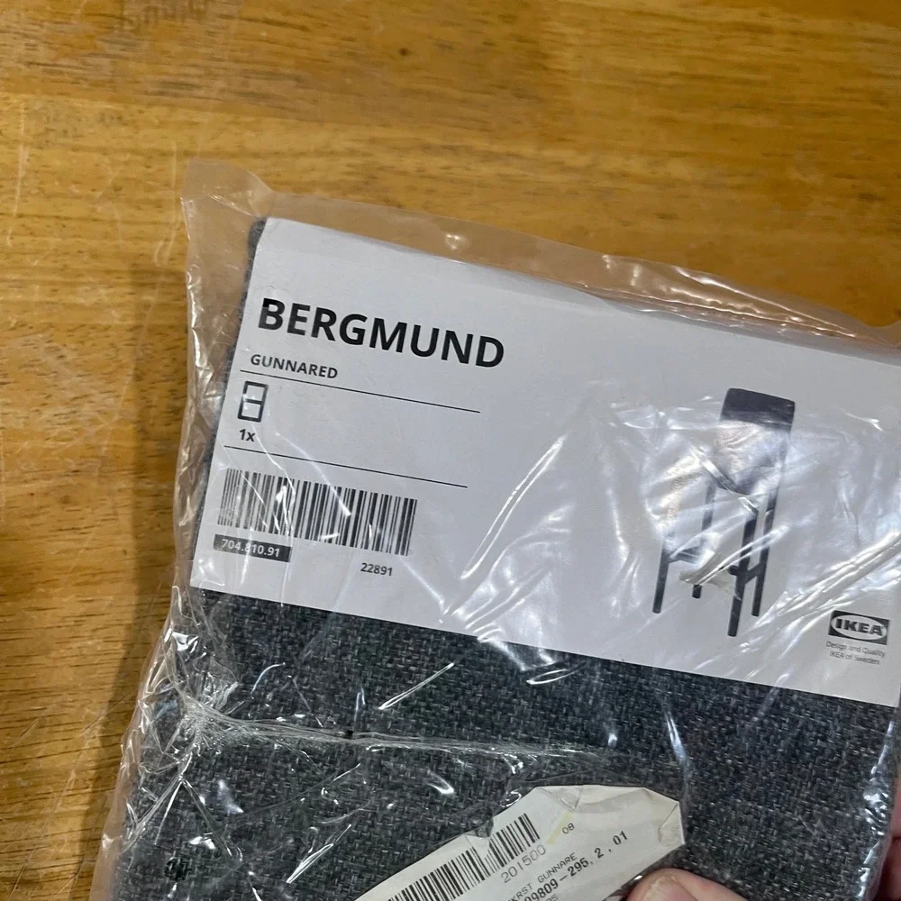 IKEA Bergmund Bar Stool Cover Gunnared Medium Gray 704.810.91‎ New Scandi Modern